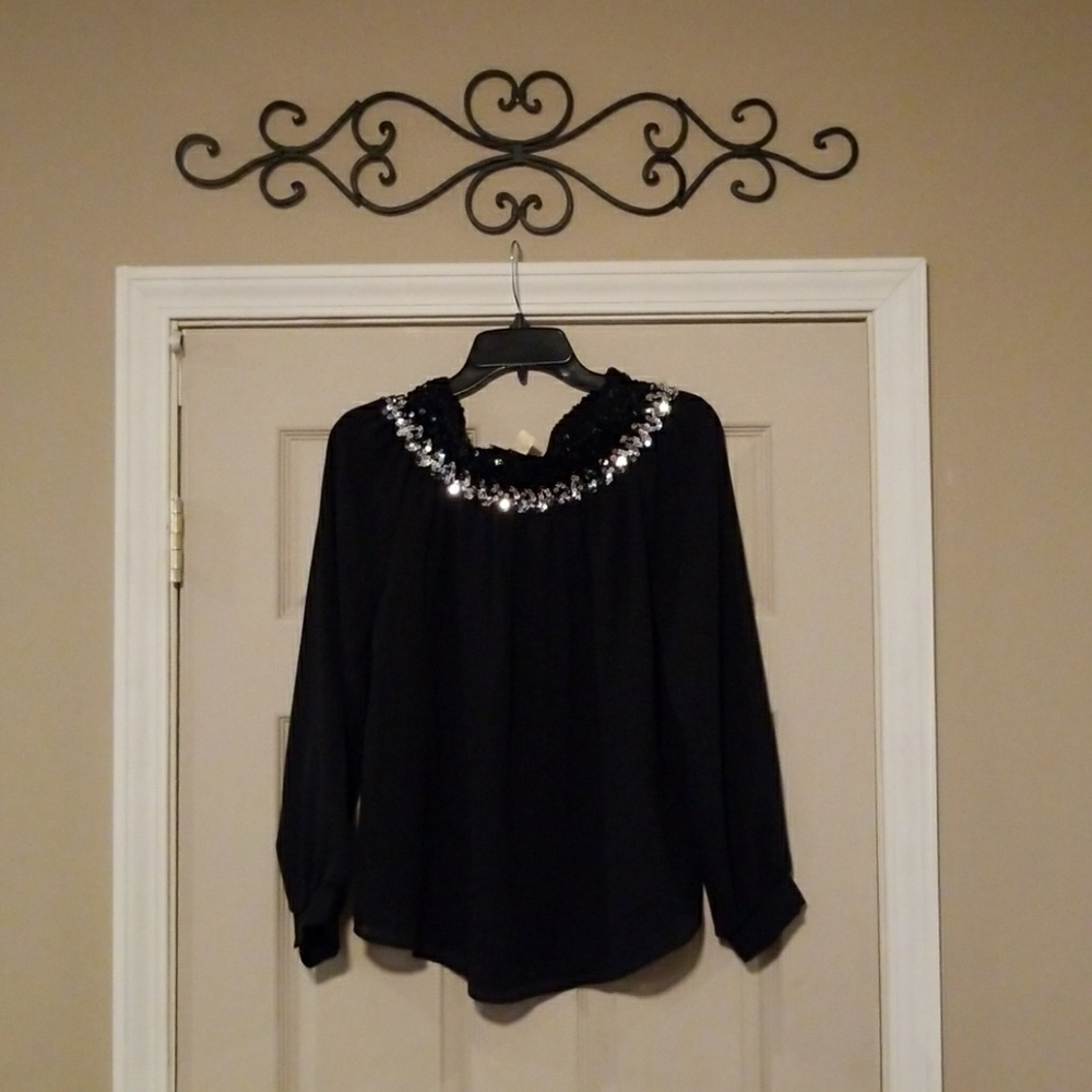 Caribou top